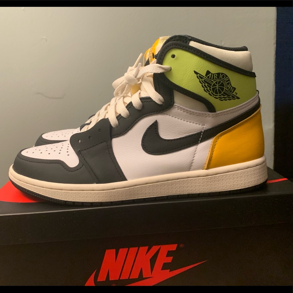 Jordan 1 “Volt”
